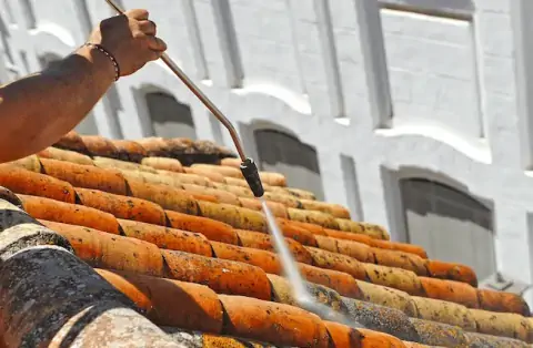 Nettoyage de toitures - Sainte-Marie-d'Attez